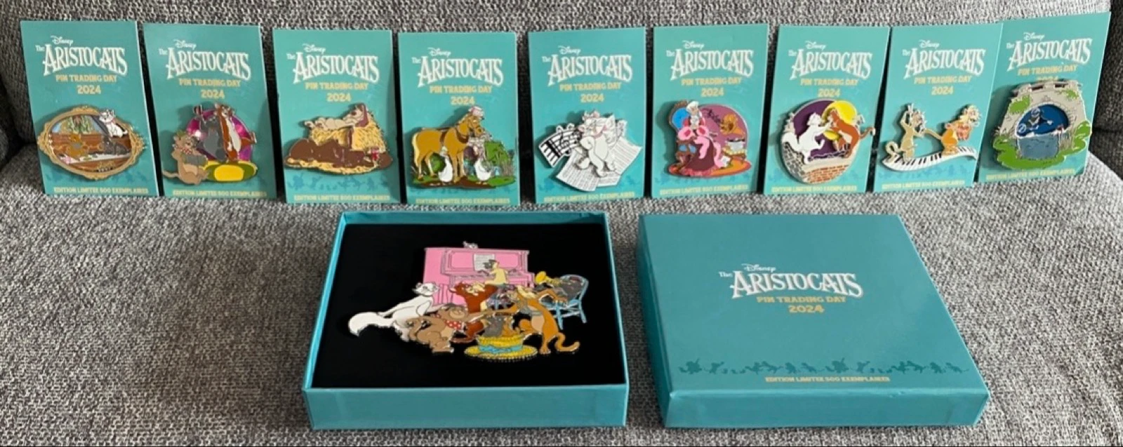 🌟 Disney – Les Aristochats – Coffret complet Pin Trading Day 2024 – Édition Limitée 500 exemplaires – Pins + Jumbo + Coffret